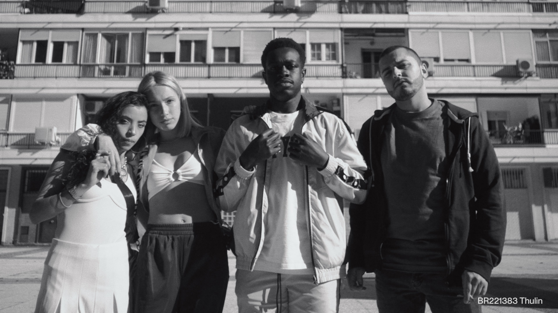 BR221383 Thulin Look Development